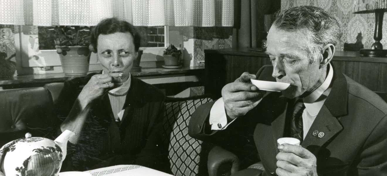Ehepaar beim Teetrinken